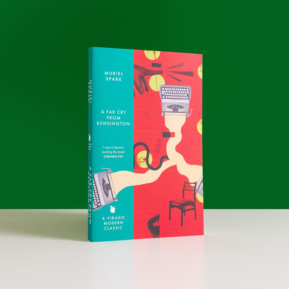 A Far Cry From Kensington (Virago Modern Classics)