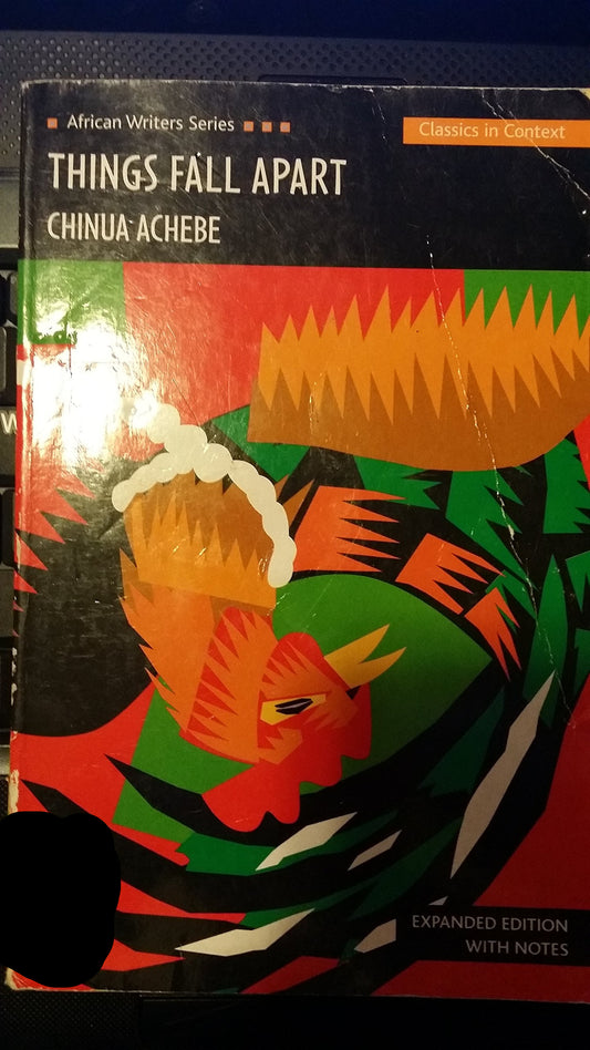 Things Fall Apart- Classics in Context (Heinemann African Writers Series)
